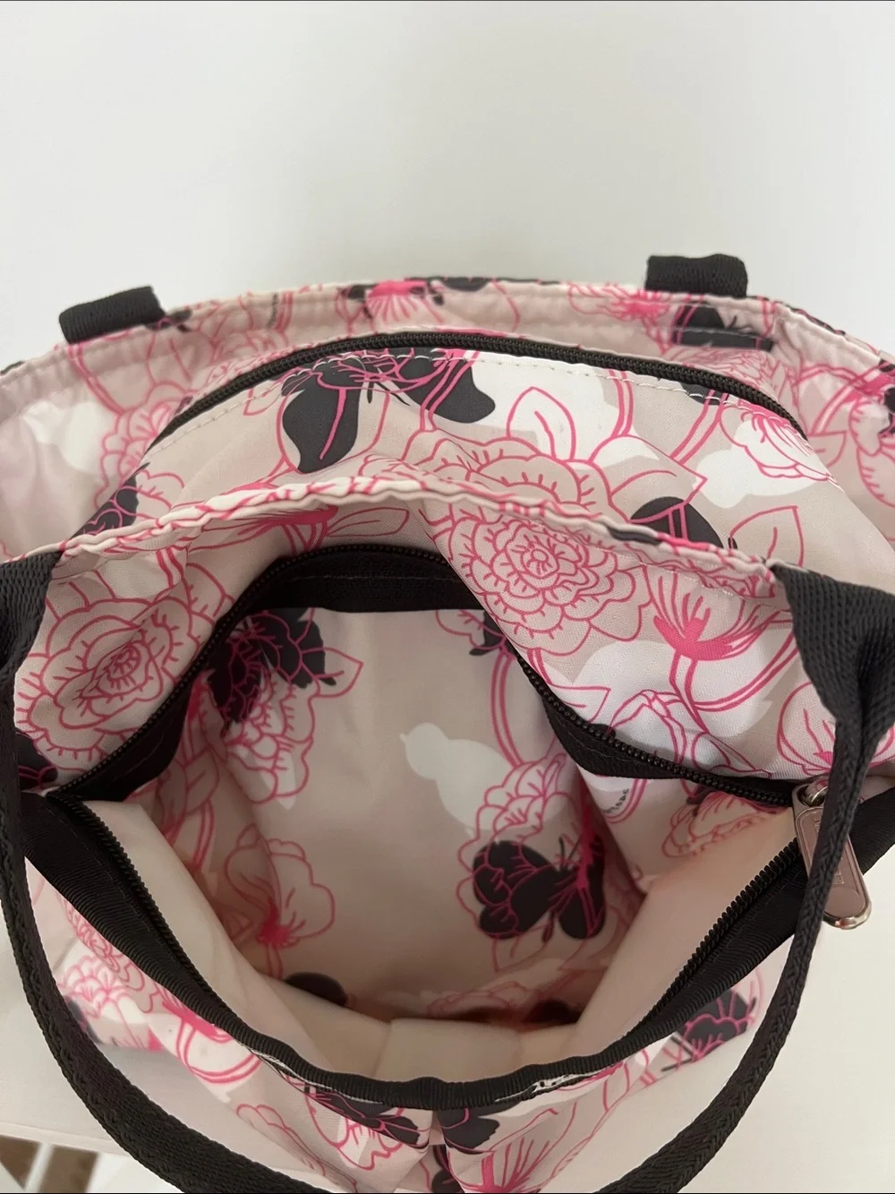 LeSportsac | Pink Tan White & Dark Gray Floral Tote Bag Size 9